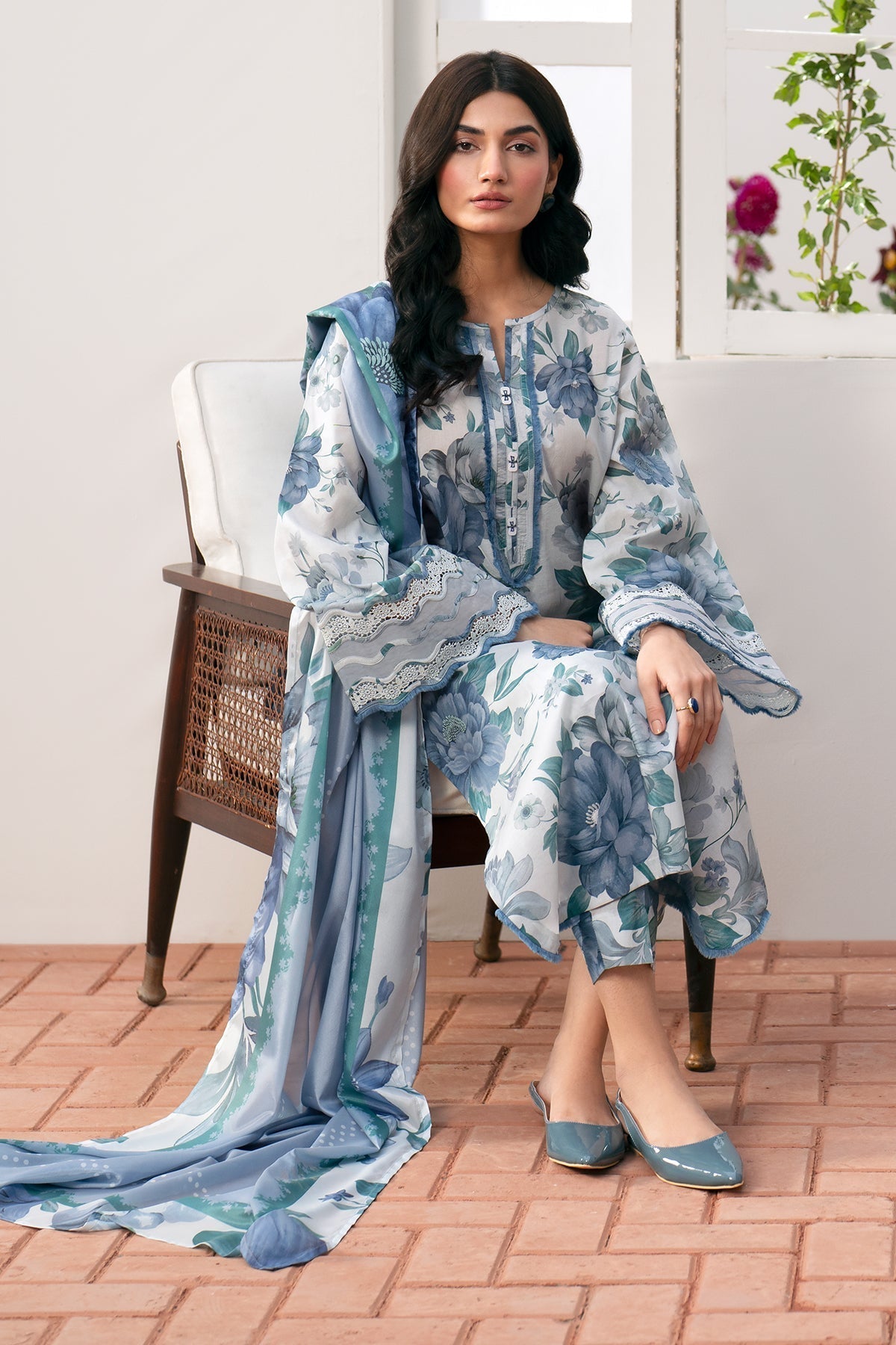 Digital Printed Lawn 3-Piece Suit | WDR-103
